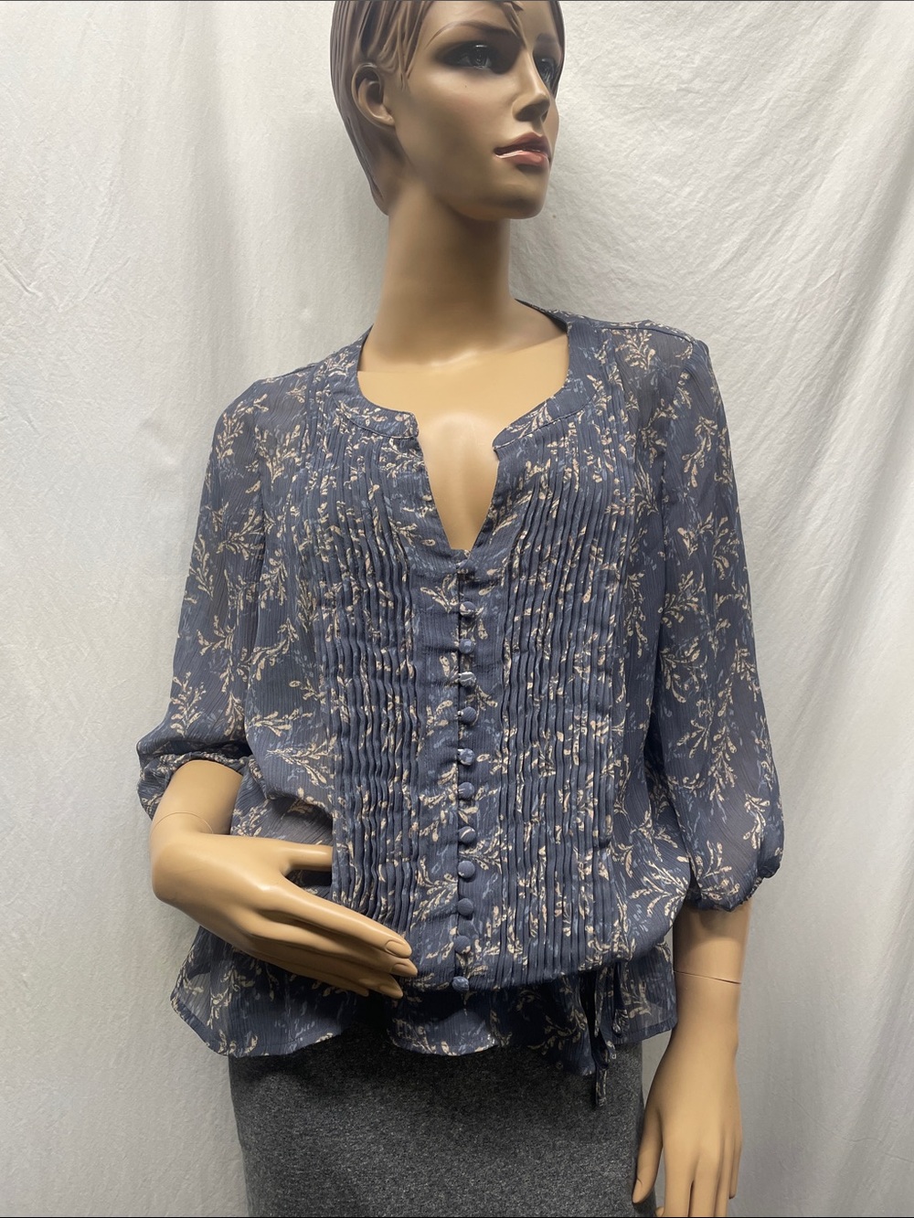 A.N.A. A New Approach Women's Blue Sheer Floral Button-Front Pintuck Blouse